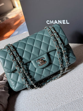 Chanel Timeless Vert Amande 22cm