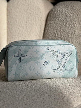 Louis Vuitton Trousse de toilette Dopp Kit